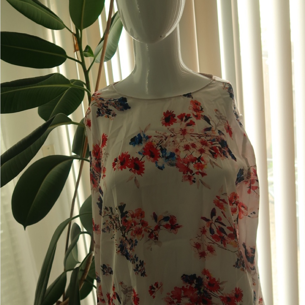 Philosophy White Sleeveless Floral Blouse